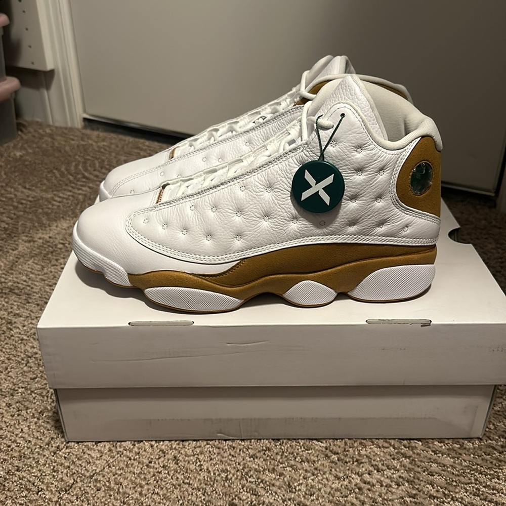 Air Jordan 13 retro size 11 1/2 white/wheat - Picture 4 of 13